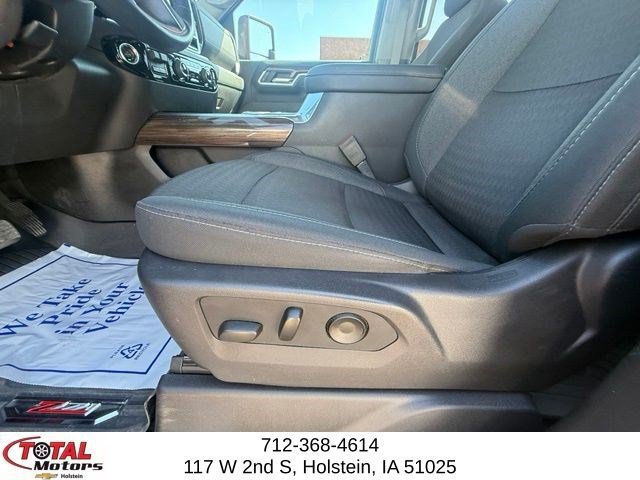 Used 2025 Chevrolet Silverado 2500 LT w/ Texas Edition AWD/4WD image 11
