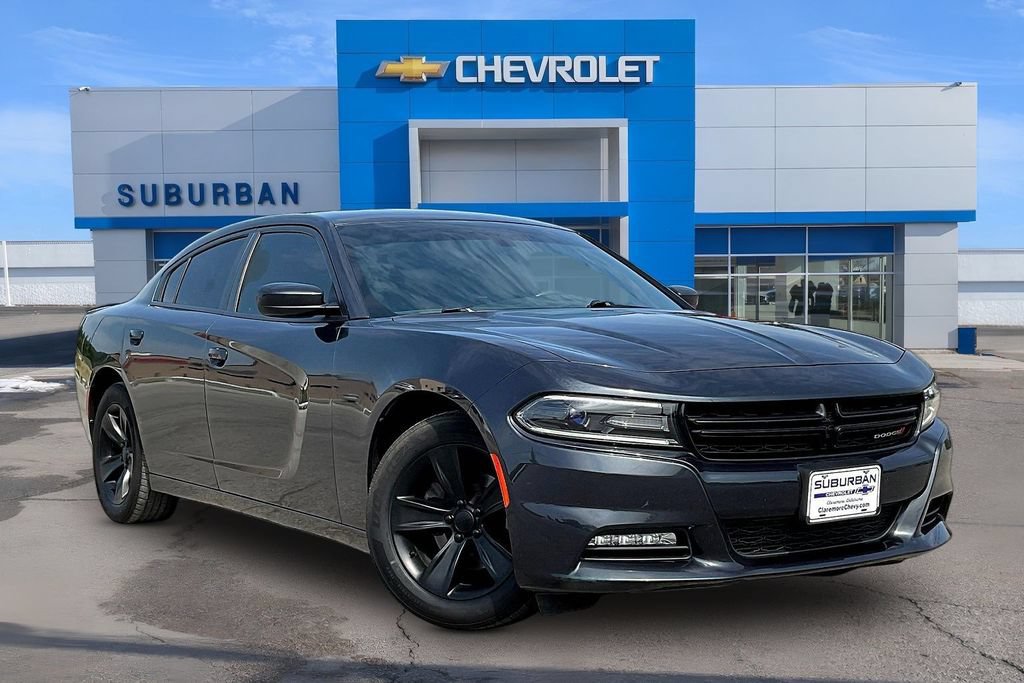 Used 2018 Dodge Charger SXT Plus RWD image 2