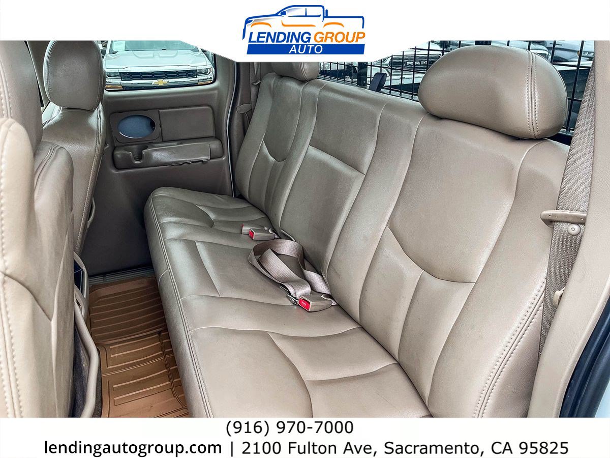 Used 2003 GMC Sierra 2500 SLT w/ SLT Preferred Equipment Group AWD/4WD image 17