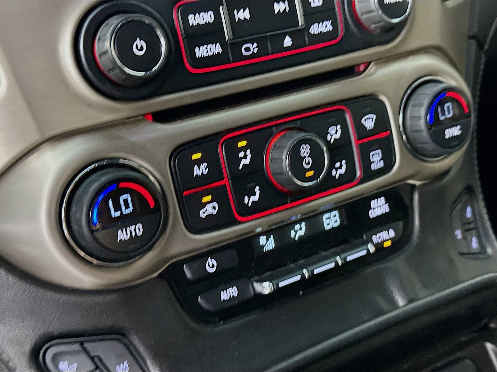 Used 2016 GMC Yukon Denali w/ Open Road Package RWD image 16