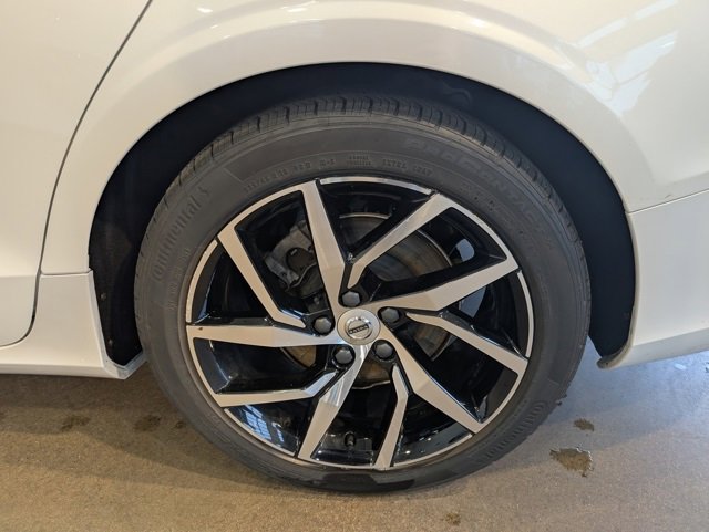 Used 2020 Volvo S60 T5 Momentum w/ Protection Package Premier image 9