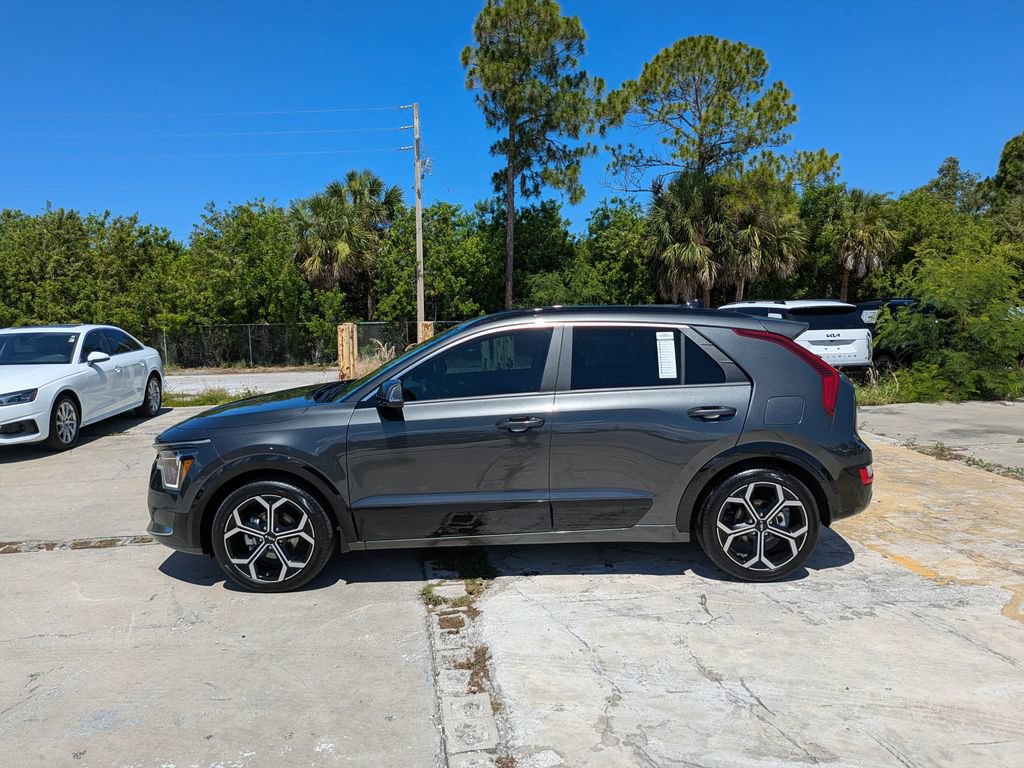 Certified 2025 Kia Niro EX Touring FWD image 5