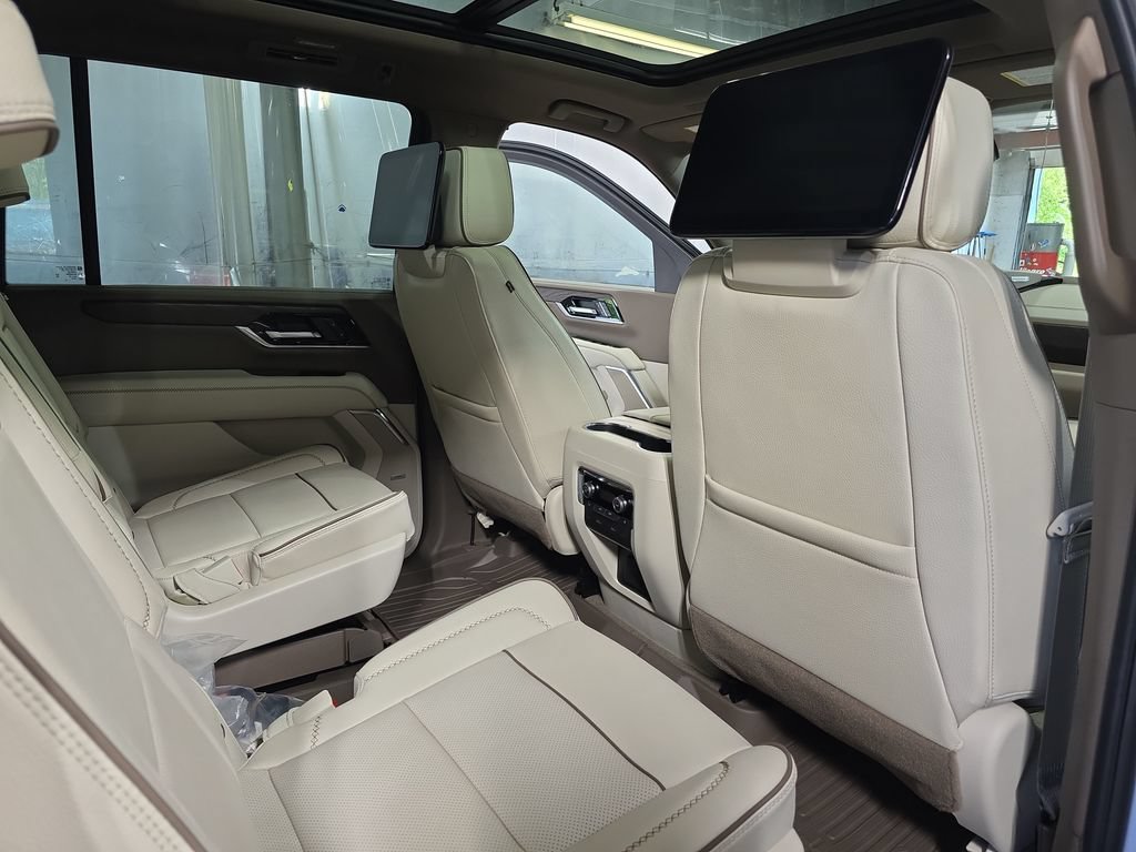 New 2026 GMC Yukon XL Denali w/ Advanced Technology Package AWD/4WD image 11