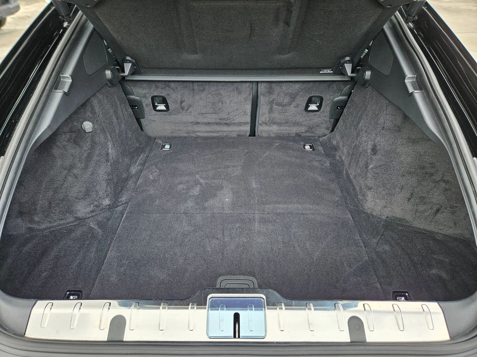 Used 2023 Porsche Panamera Platinum Edition image 10