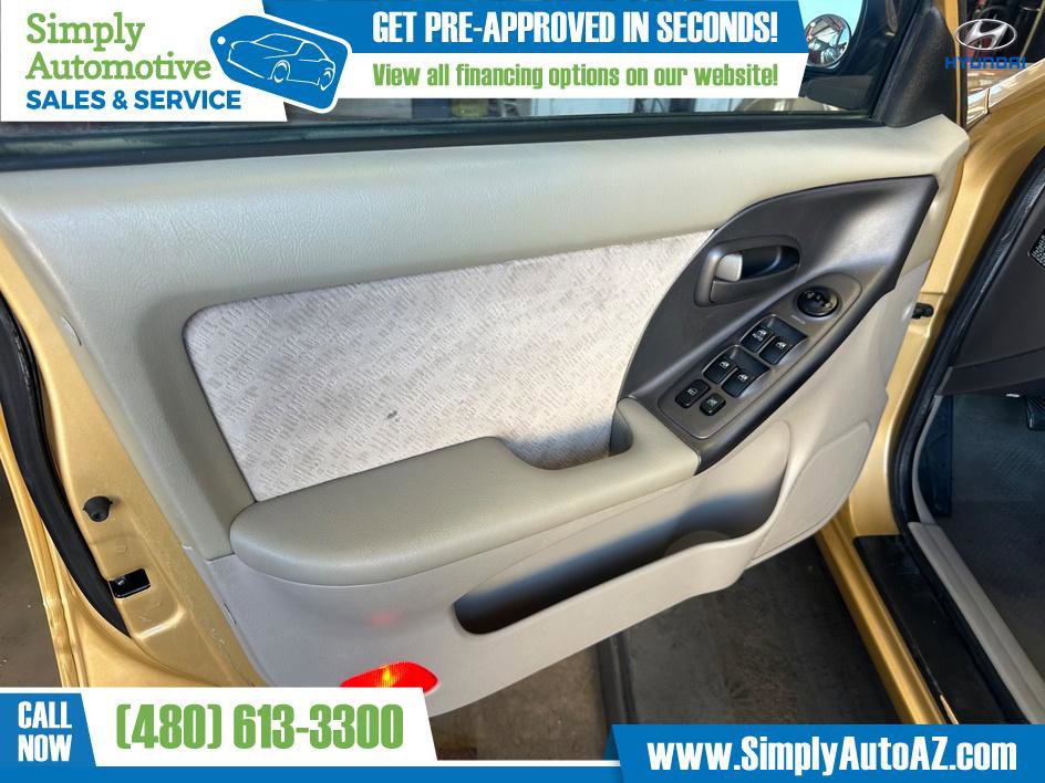 Used 2004 Hyundai Elantra GLS image 17