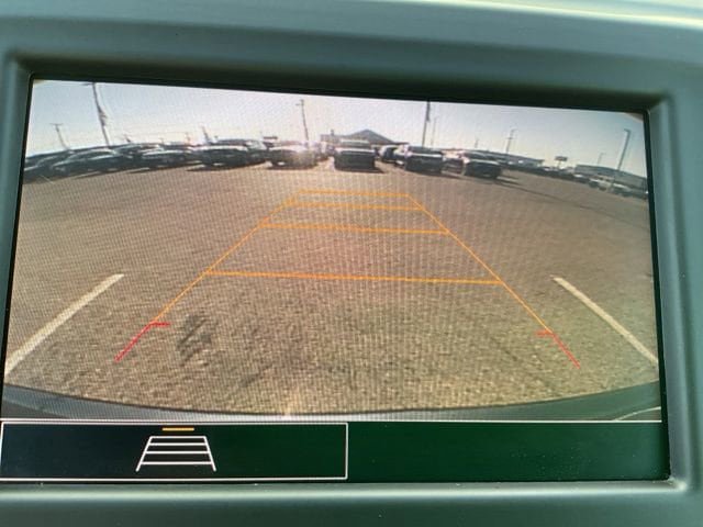 Used 2023 Chevrolet Equinox LT w/ Driver Convenience Package AWD/4WD image 3
