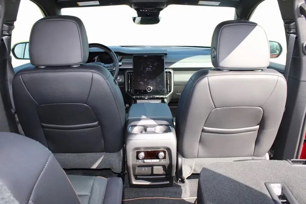 New 2025 GMC Acadia AT4 w/ Super Cruise Package image 29