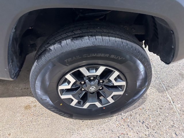 Used 2021 Toyota Tacoma TRD Off-Road w/ TRD Premium Off Road Package image 11