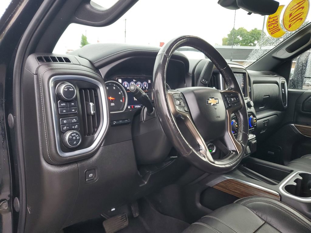 Used 2020 Chevrolet Silverado 2500 High Country w/ Technology Package AWD/4WD image 17