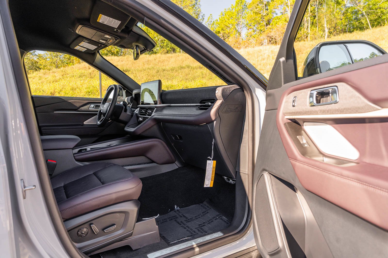 New 2027 Ford Explorer Platinum RWD image 7