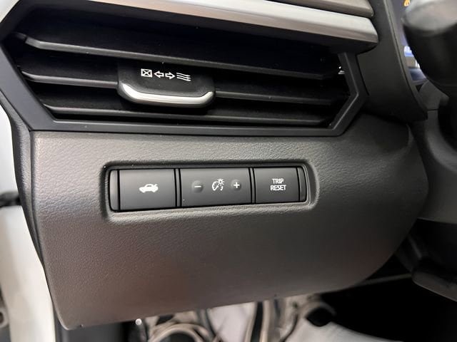 Used 2025 Nissan Altima 2.5 SV FWD image 15