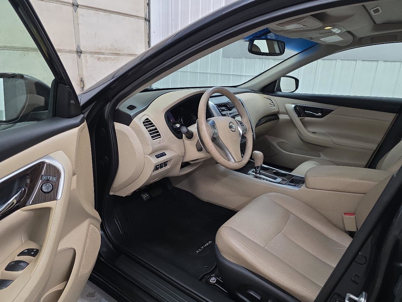 Used 2015 Nissan Altima 3.5 SL image 21