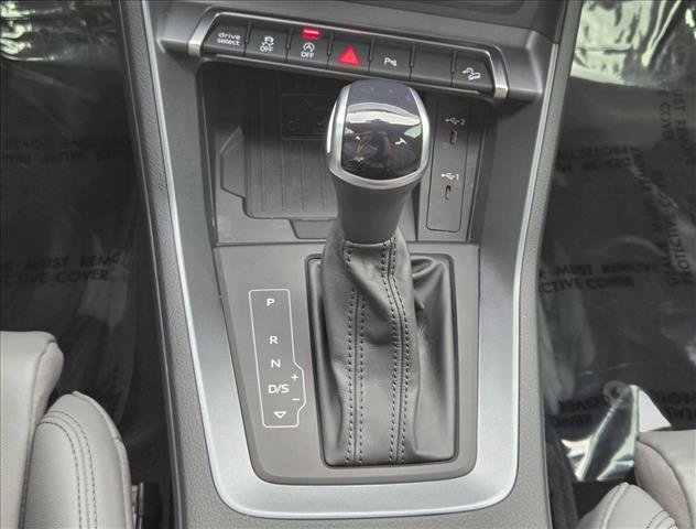 Certified 2025 Audi Q3 2.0T Premium w/ Convenience Package image 13
