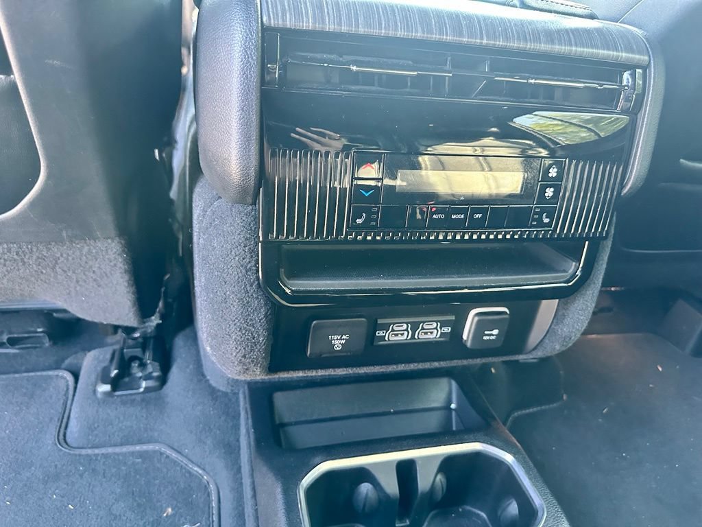 Used 2024 Jeep Wagoneer Series II AWD/4WD image 36