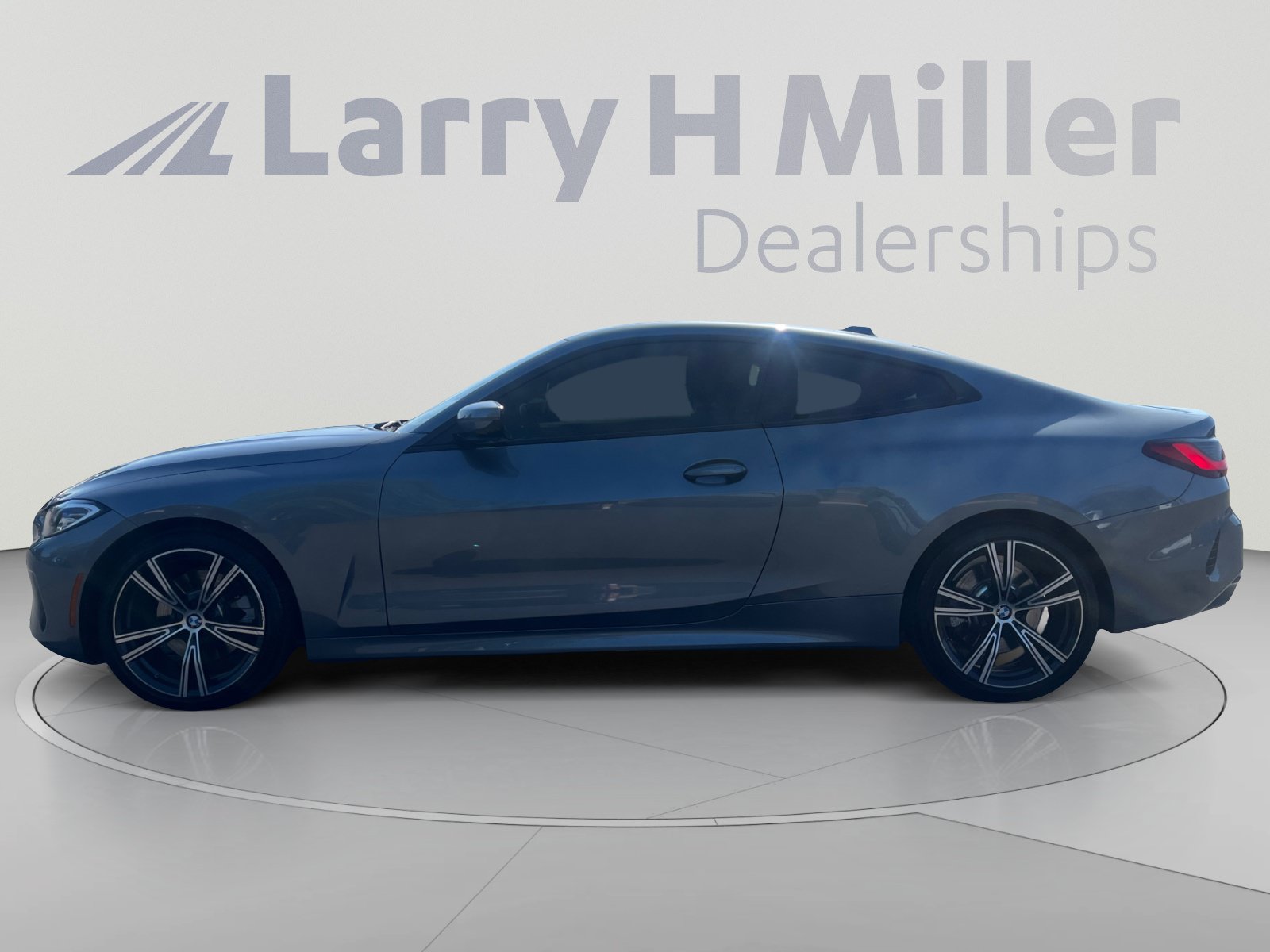 Used 2021 BMW 430i xDrive Coupe w/ Convenience Package AWD/4WD image 2
