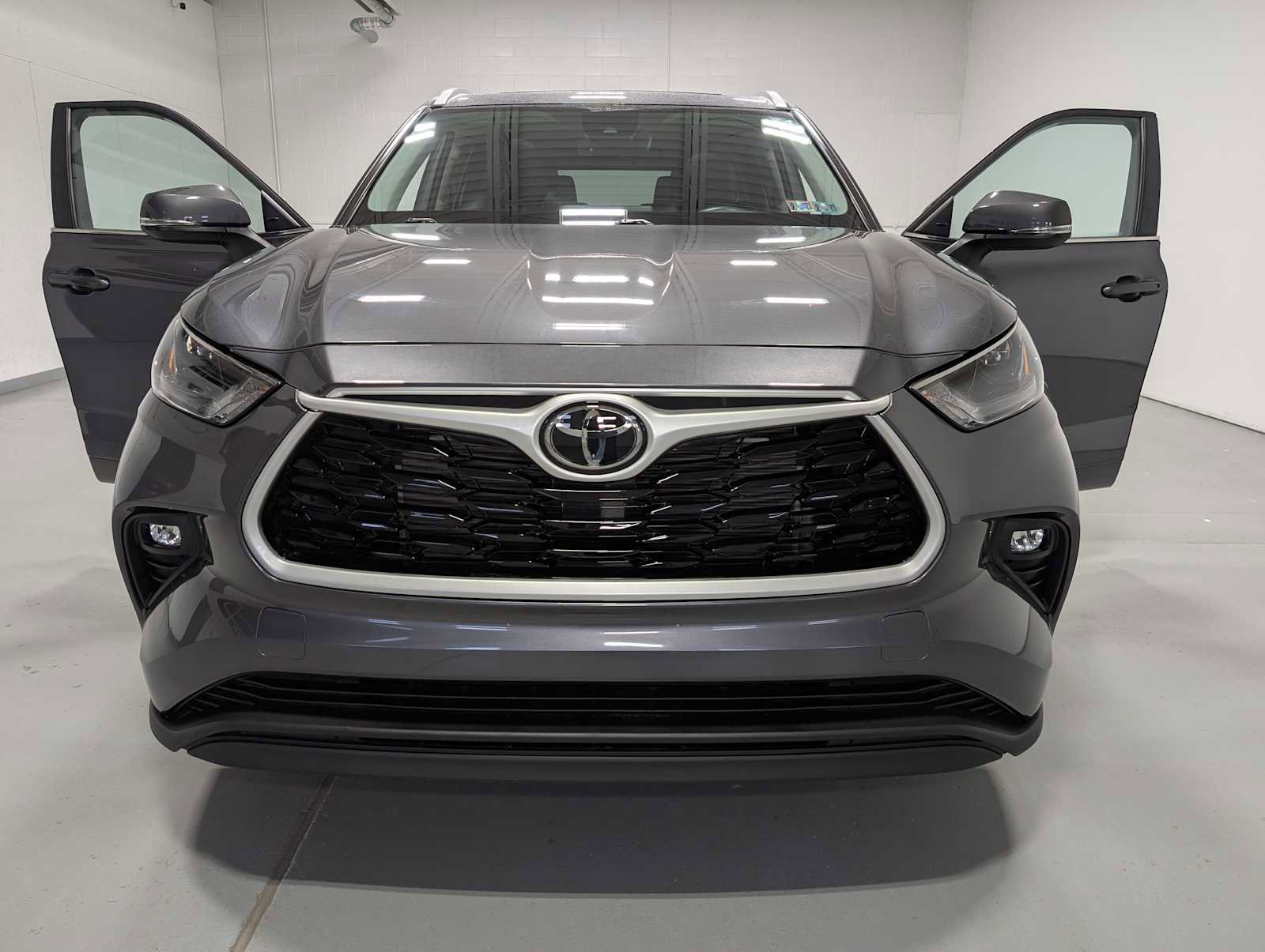 Used 2023 Toyota Highlander XLE image 15