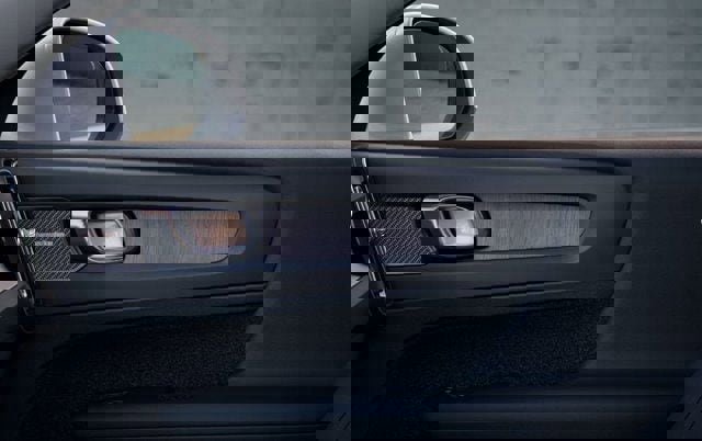 New 2025 Volvo XC40 B5 Plus w/ Protection Package Premier image 11