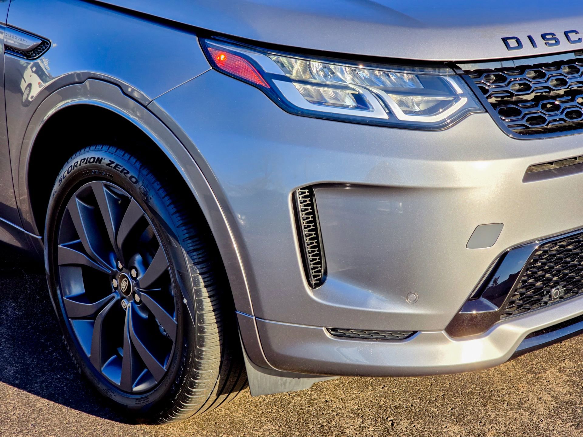 Used 2023 Land Rover Discovery Sport S R-Dynamic image 5