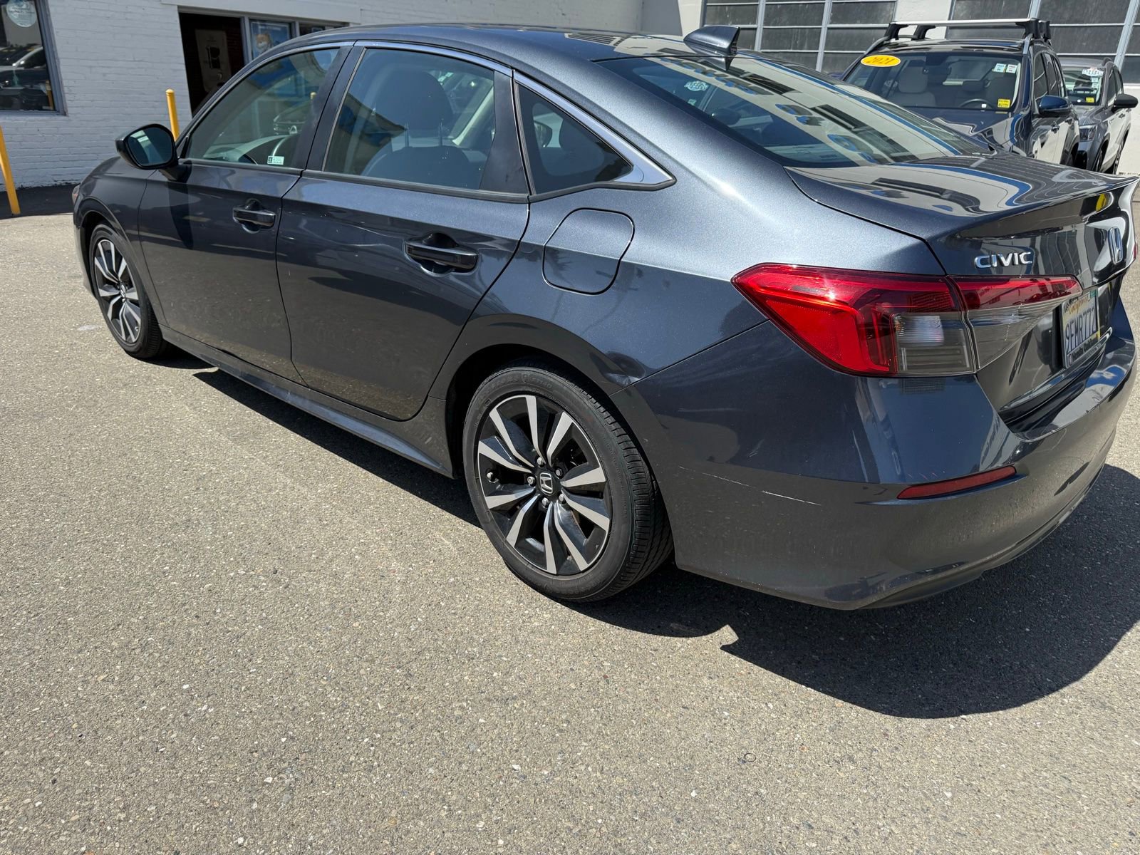 Used 2023 Honda Civic EX image 3