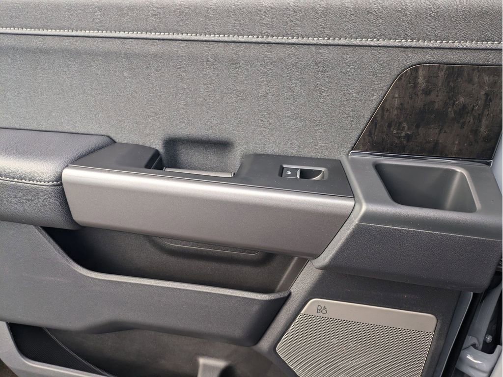 New 2026 Ford F250 Lariat w/ Black Appearance Package image 24