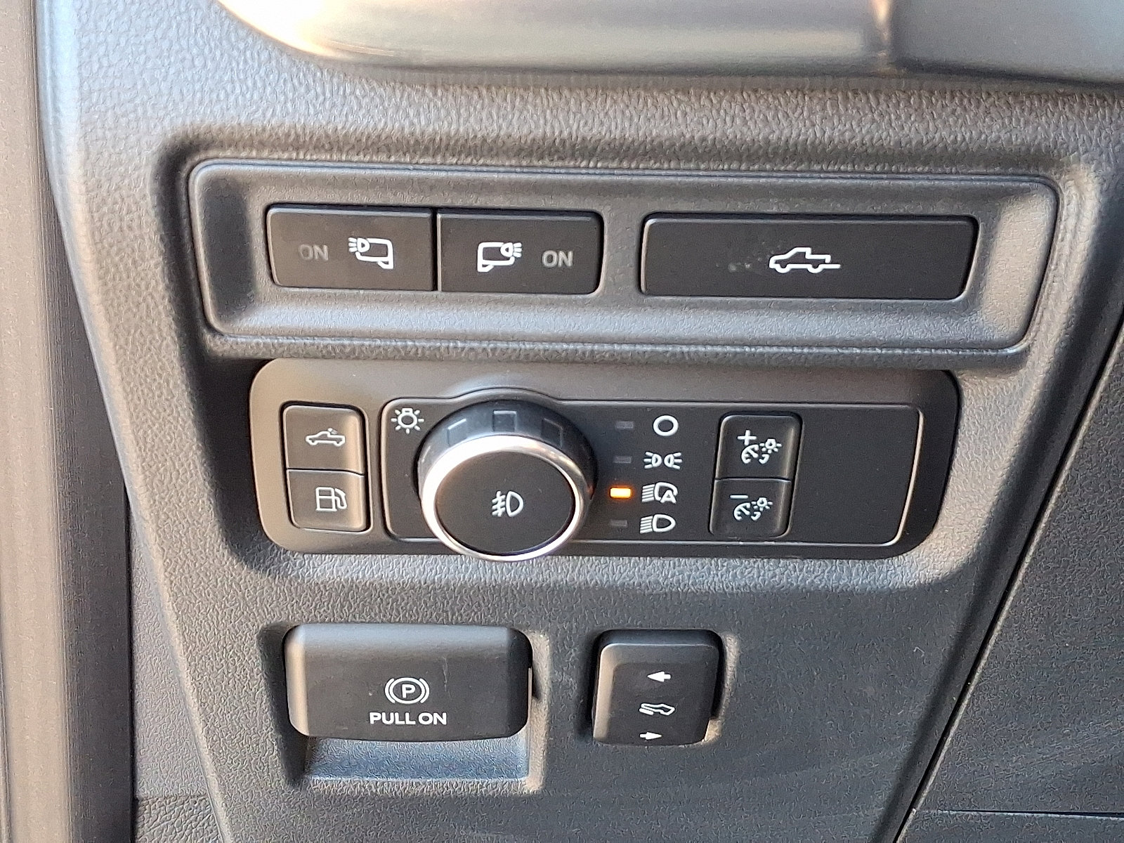 Certified 2022 Ford F150 Lariat w/ Equipment Group 502A High image 28