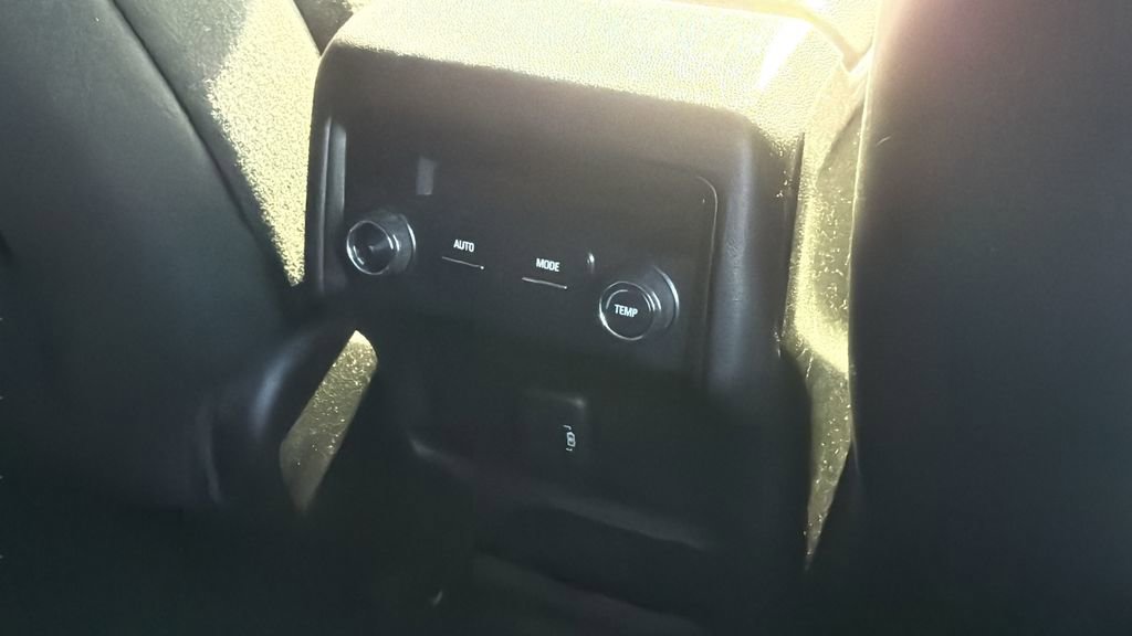 Used 2018 GMC Acadia SLE image 20