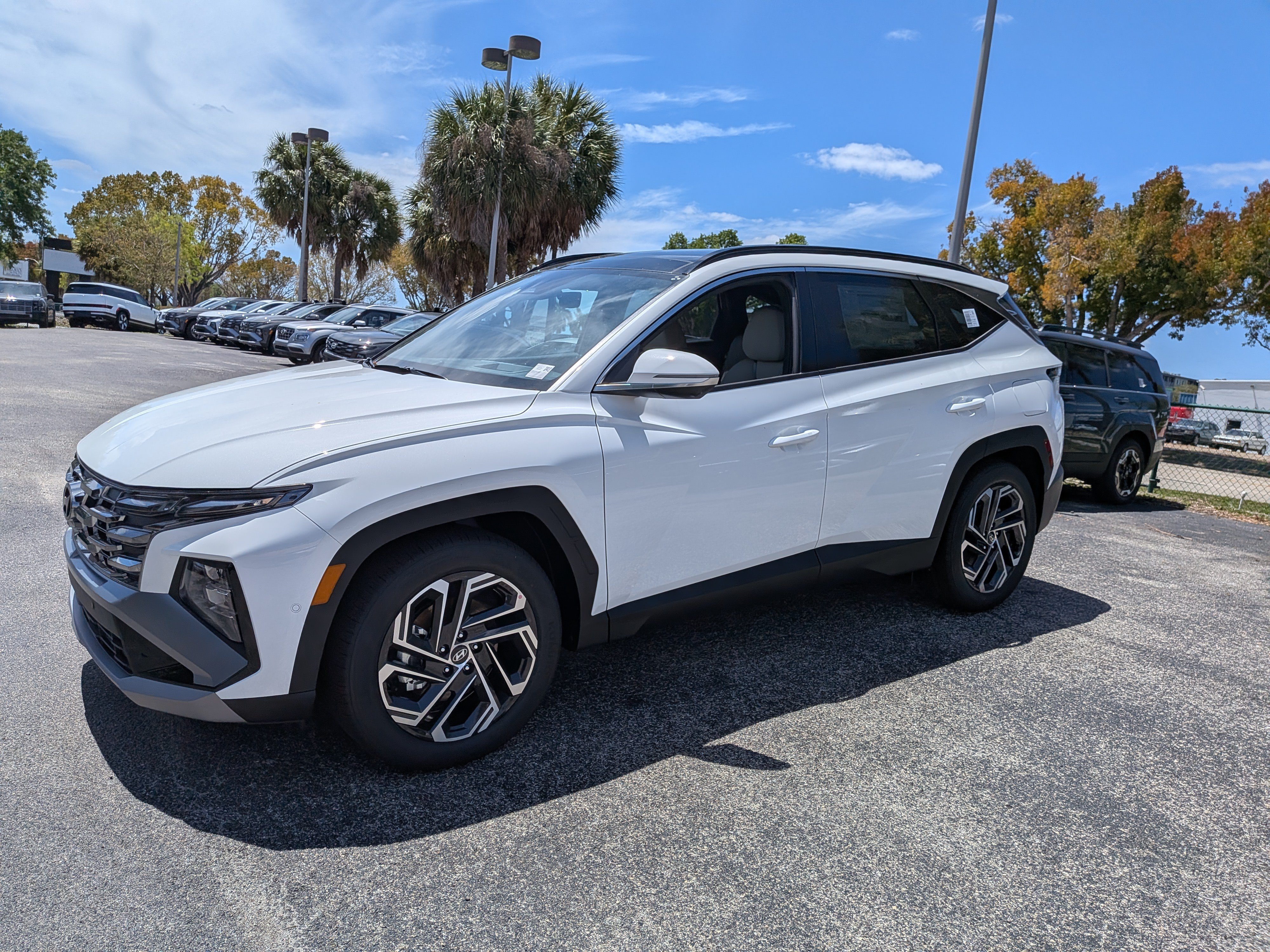 New 2026 Hyundai Tucson Limited w/ Tow & Go Package AWD/4WD image 8