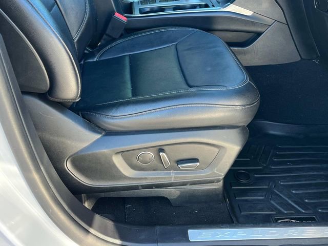 Used 2020 Ford Explorer Limited image 30