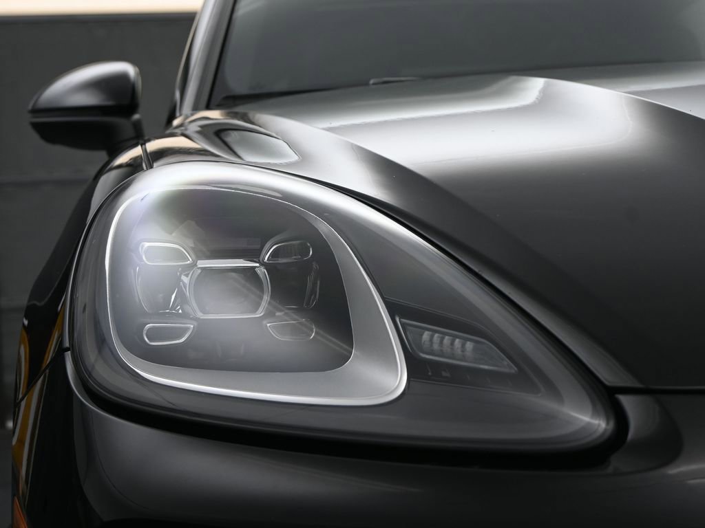 Used 2021 Porsche Cayenne image 11