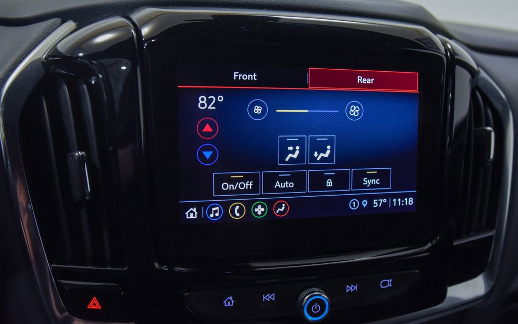 Used 2023 Chevrolet Traverse LT image 22