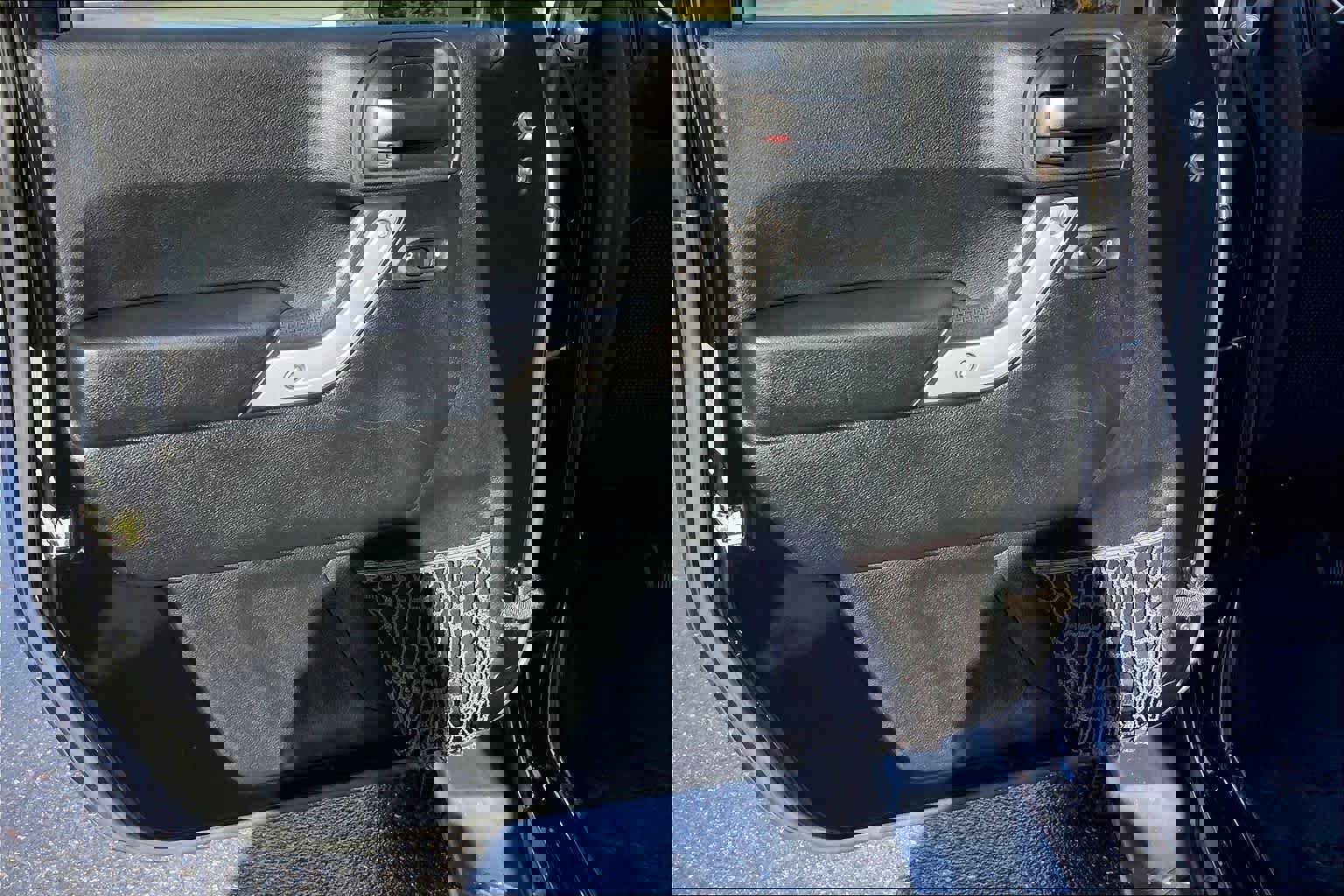 Used 2017 Jeep Wrangler Unlimited Sahara w/ Connectivity Group image 21