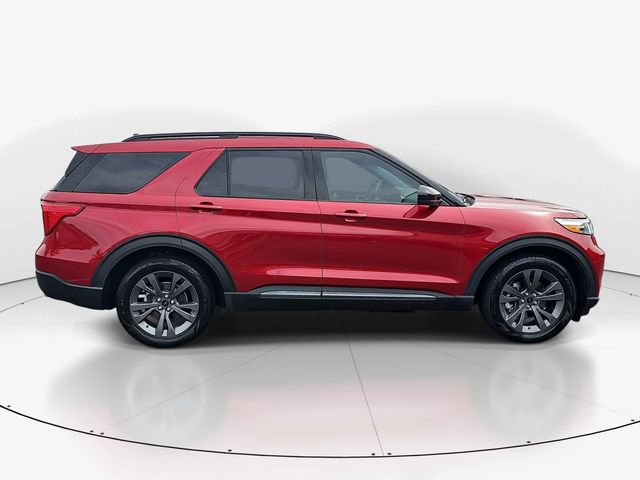Used 2023 Ford Explorer XLT w/ Equipment Group 202A RWD image 2