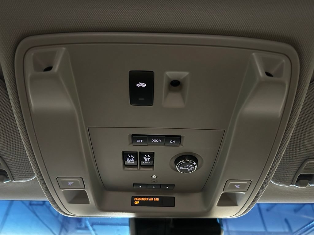 Used 2019 Chevrolet Tahoe Premier AWD/4WD image 36