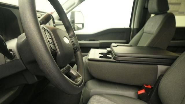New 2026 Ford F250 XLT w/ FX4 Off-Road Package AWD/4WD image 18