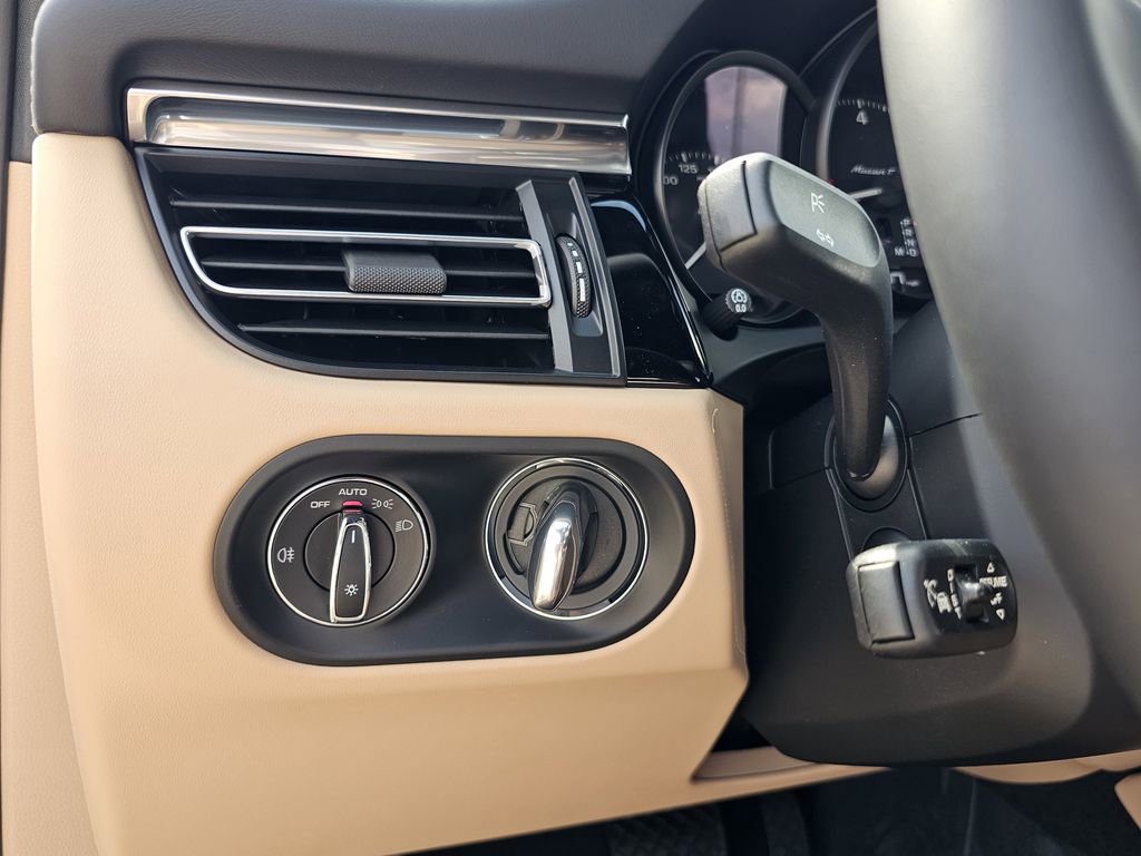 New 2025 Porsche Macan Turbo image 30