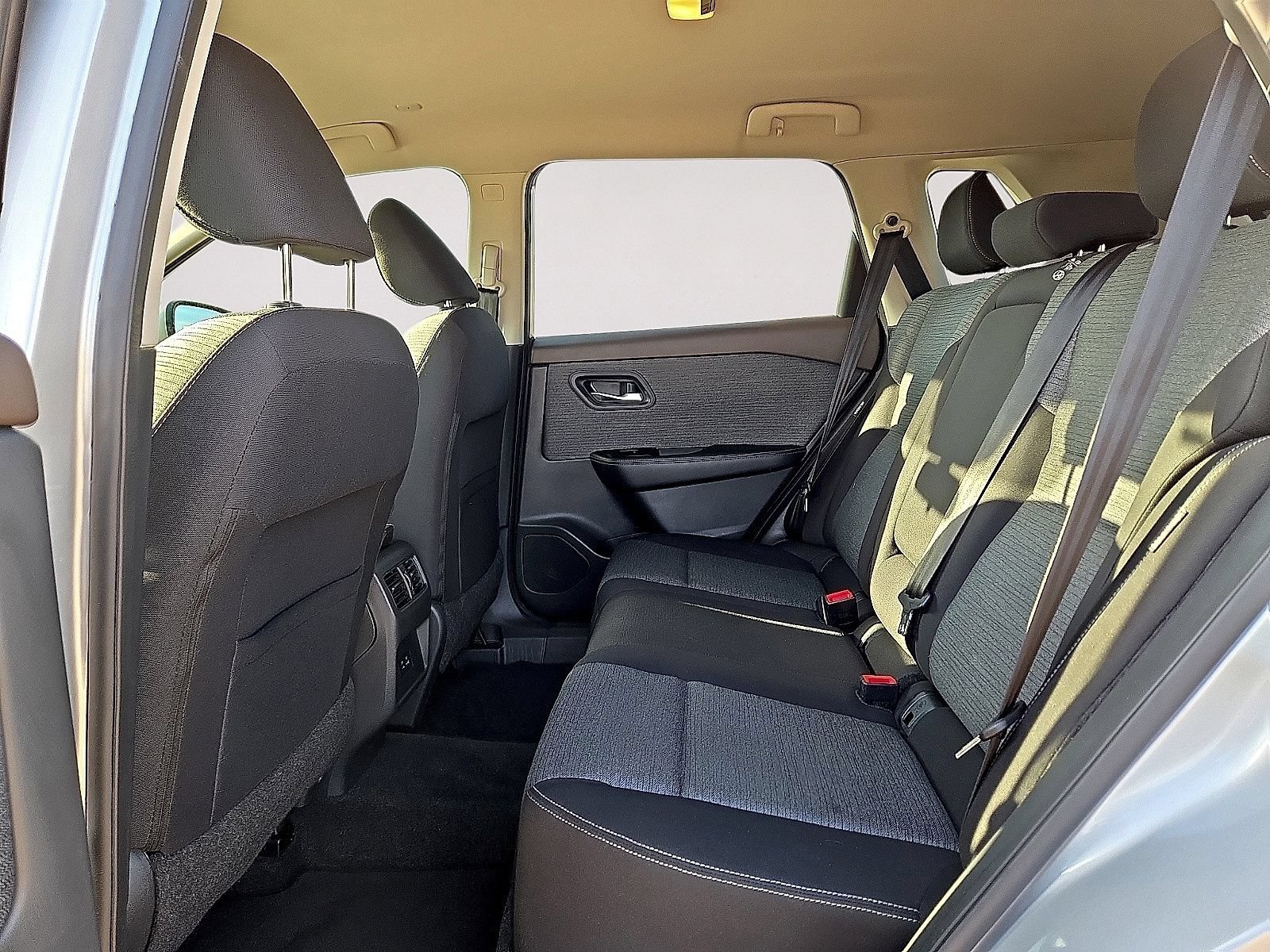 Used 2022 Nissan Rogue SV FWD image 14