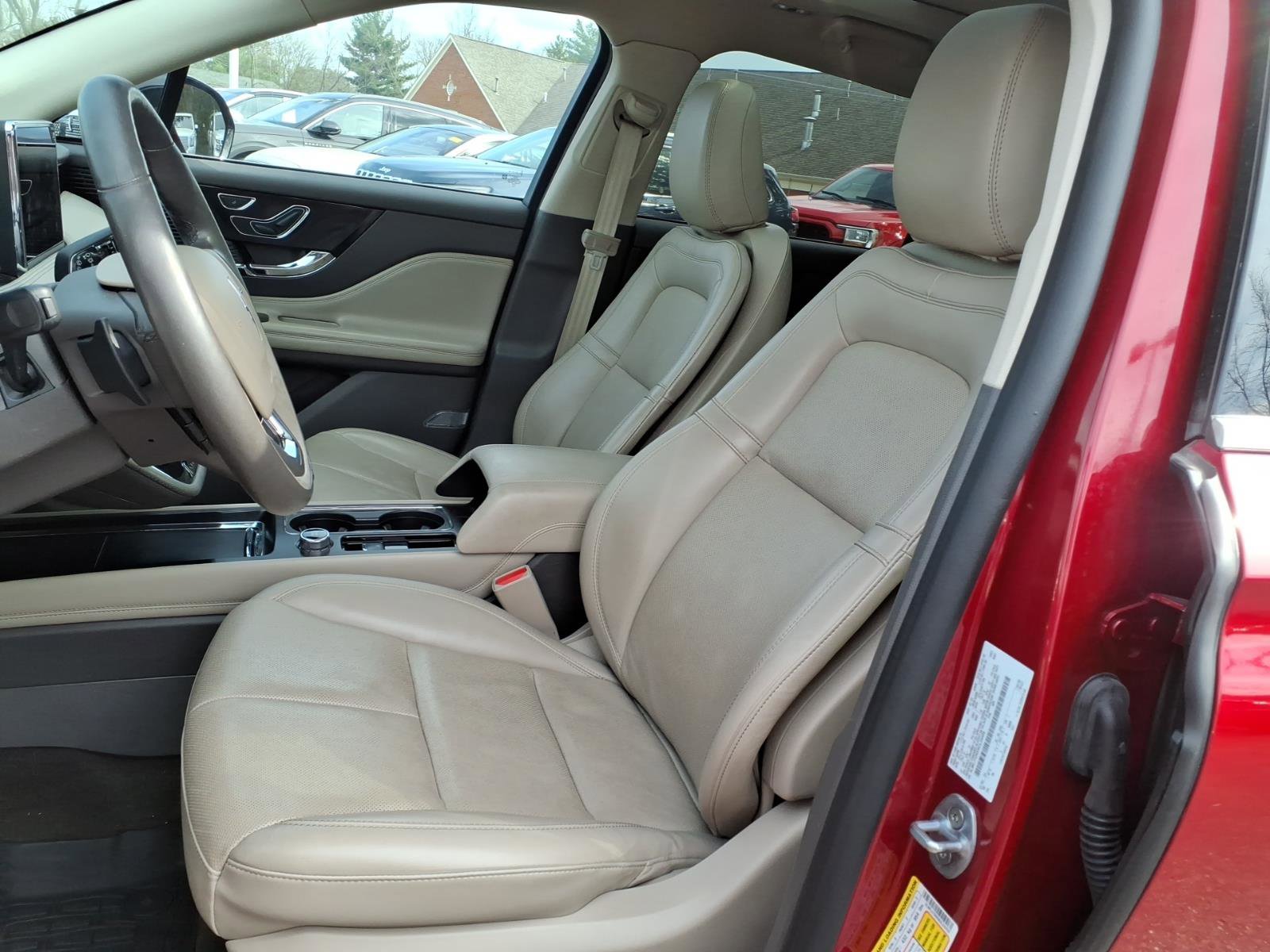Used 2022 Lincoln Corsair AWD w/ Premium Package image 12