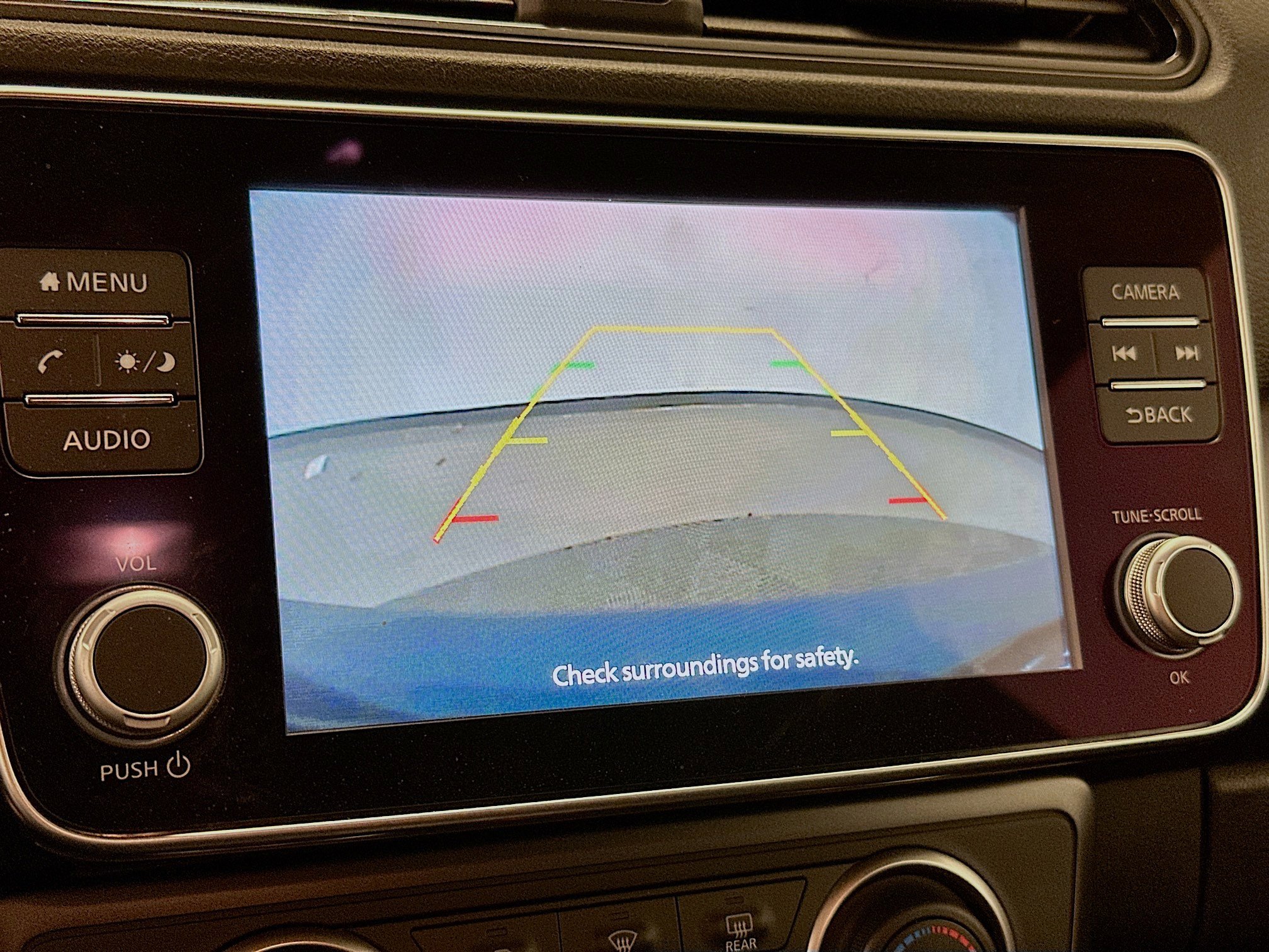 Used 2025 Nissan Leaf S image 22