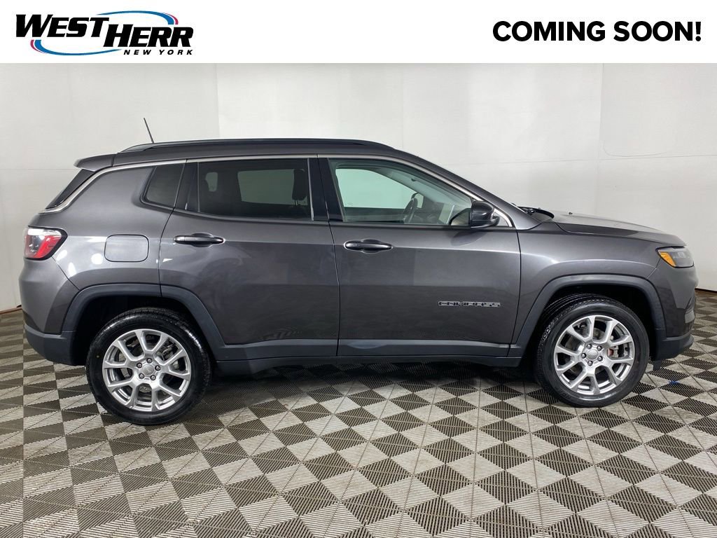 Used 2022 Jeep Compass Latitude image 21