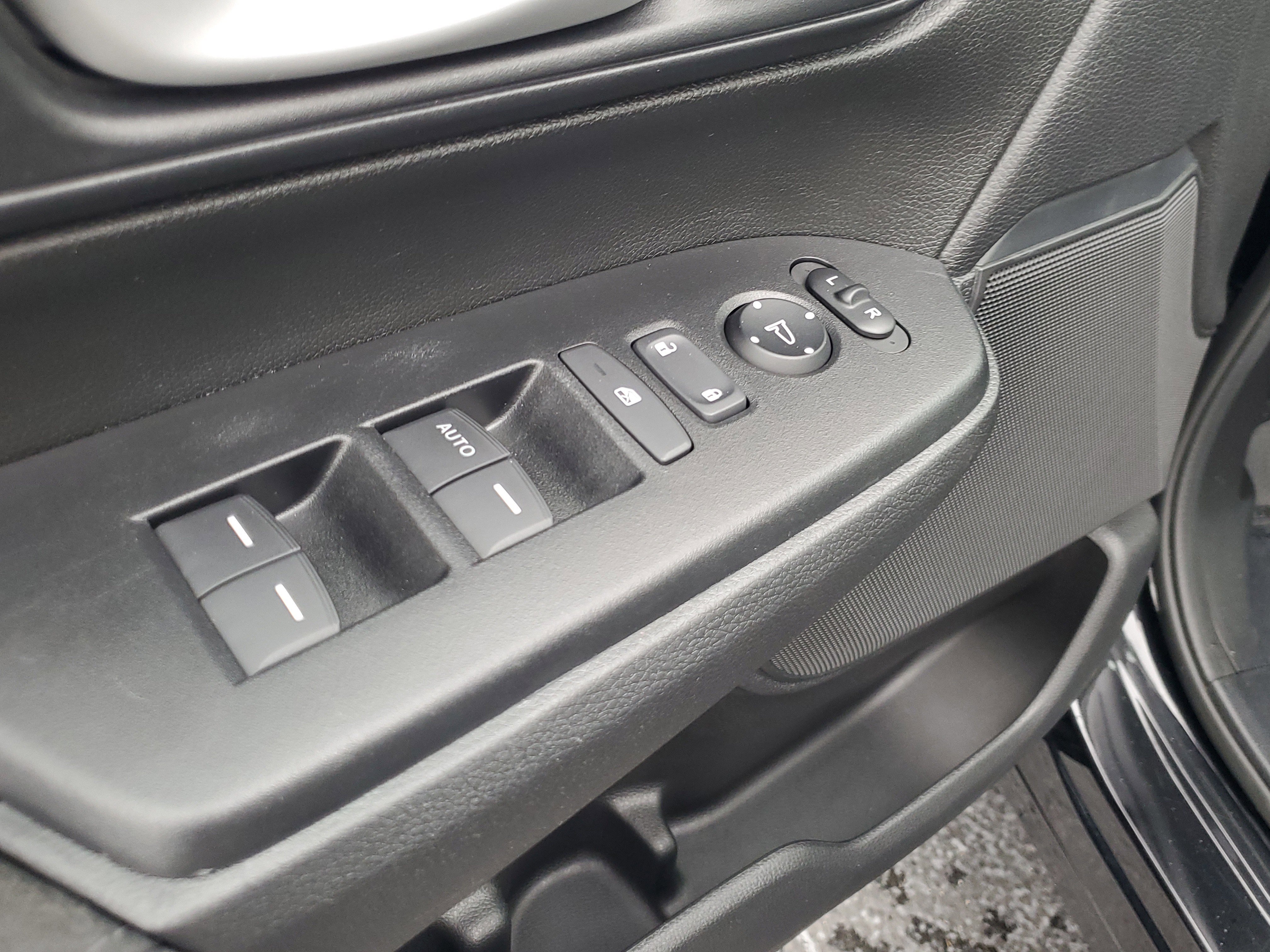 Used 2021 Honda CR-V LX image 19