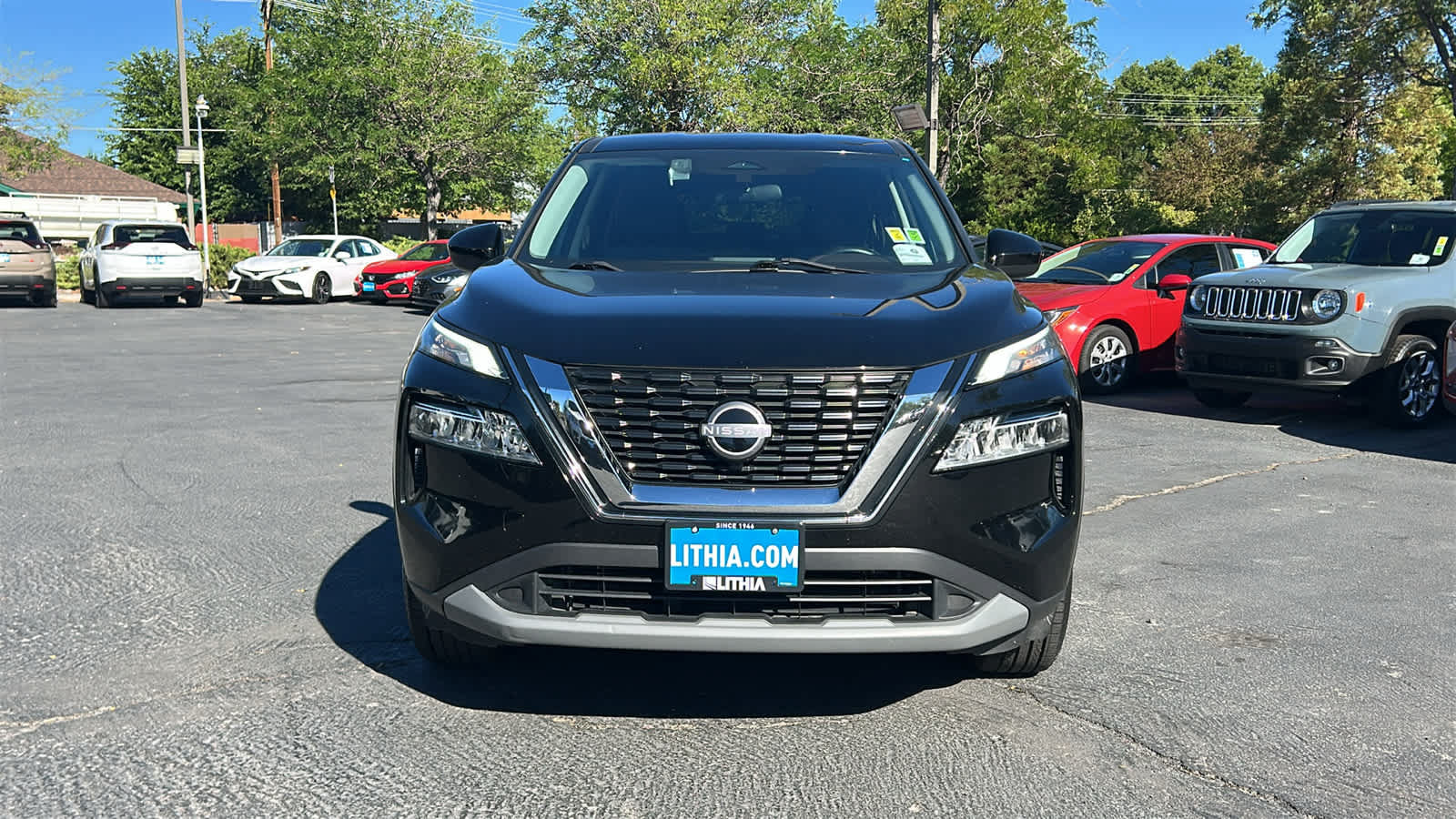 Used 2023 Nissan Rogue SV AWD/4WD image 2