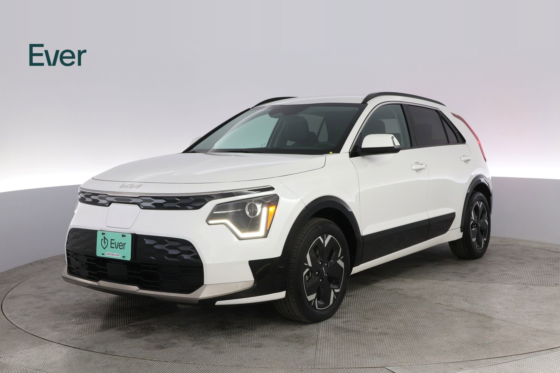 Used 2024 Kia Niro Wind w/ Wind Preserve Package image 2