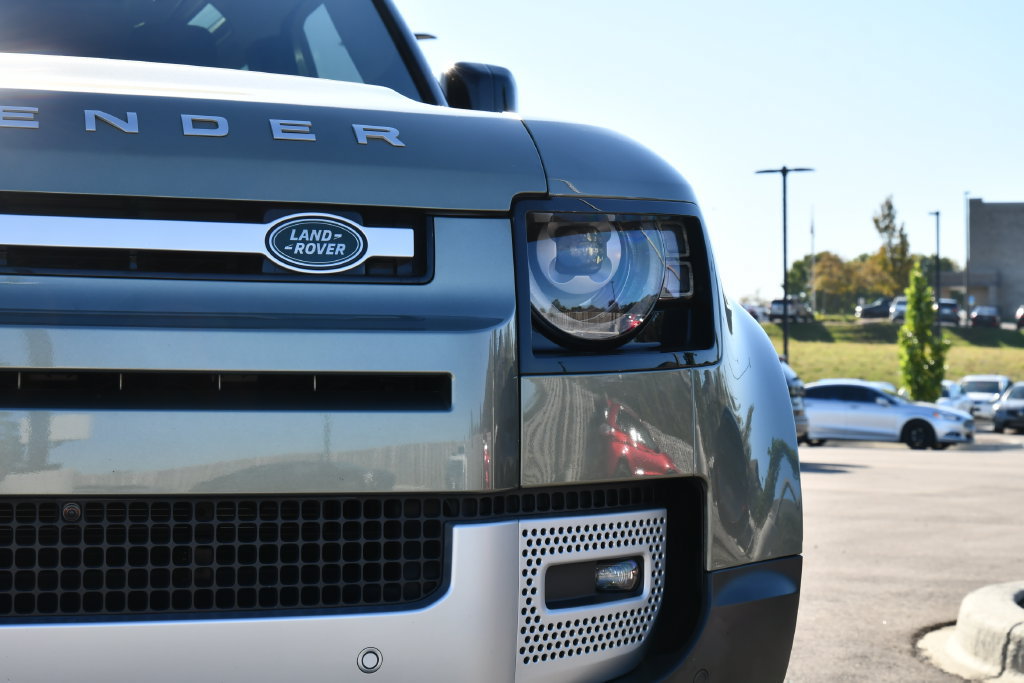 Used 2024 Land Rover Defender 90 S AWD/4WD image 36