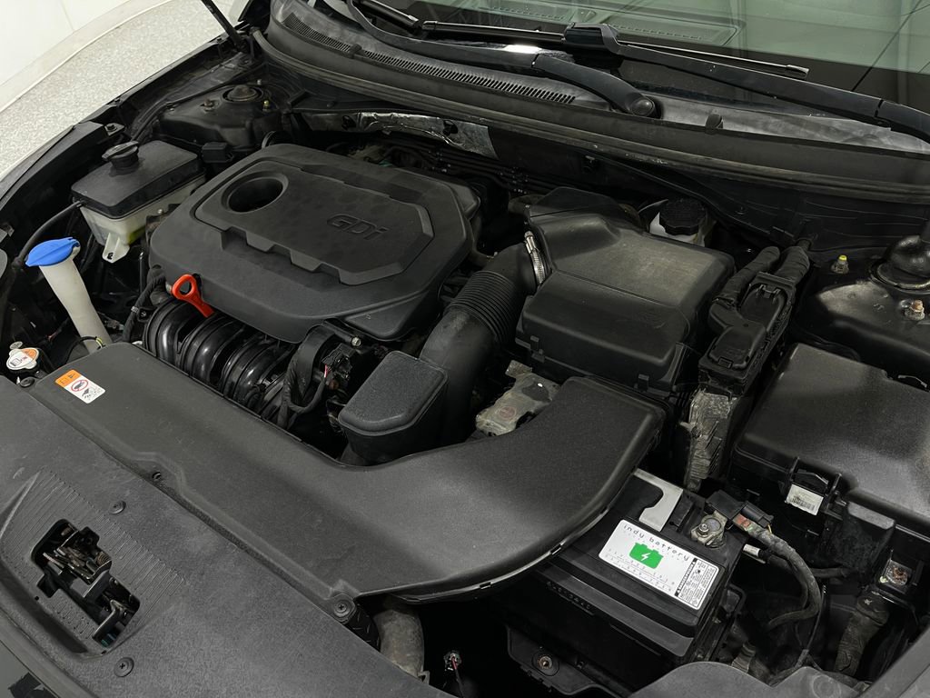 Used 2015 Hyundai Sonata Limited image 25