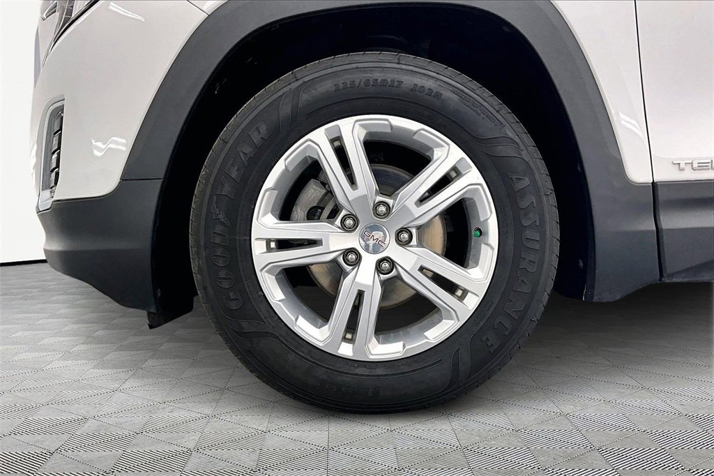 Used 2020 GMC Terrain SLE w/ Driver Convenience Package image 9