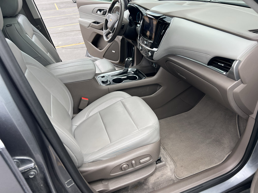 Used 2020 Chevrolet Traverse LT w/ LT Premium Package AWD/4WD image 22