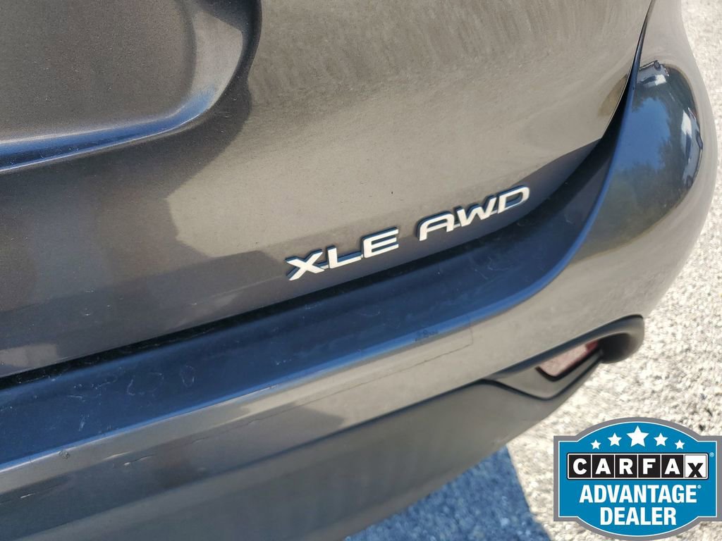 Used 2020 Toyota Highlander XLE image 40