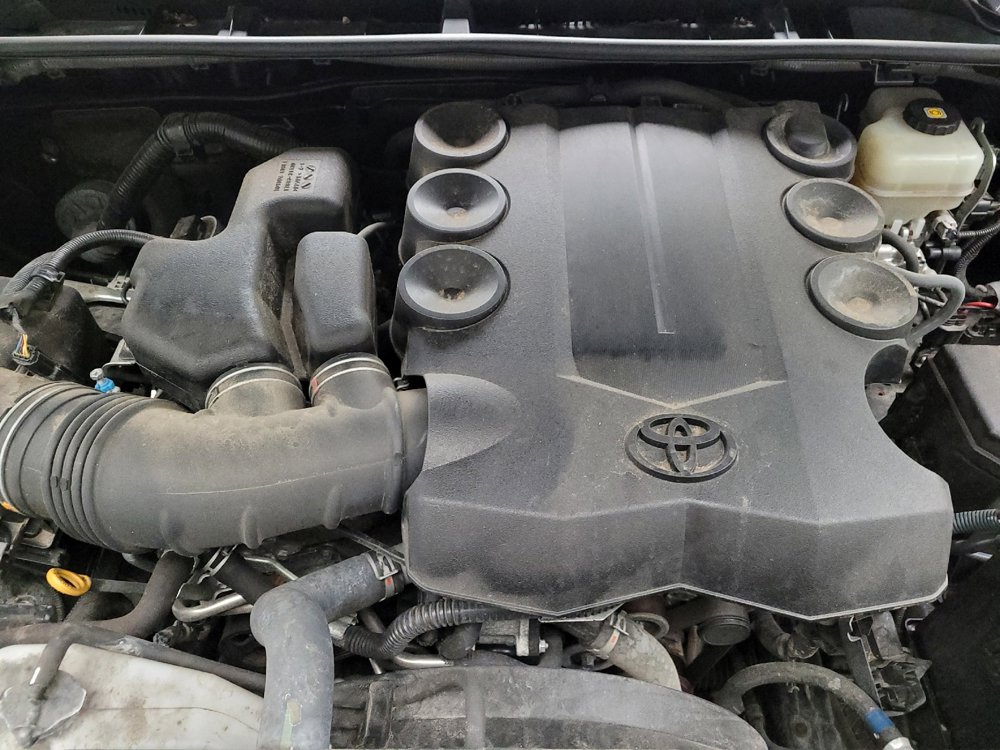 Used 2018 Toyota 4Runner SR5 AWD/4WD image 30