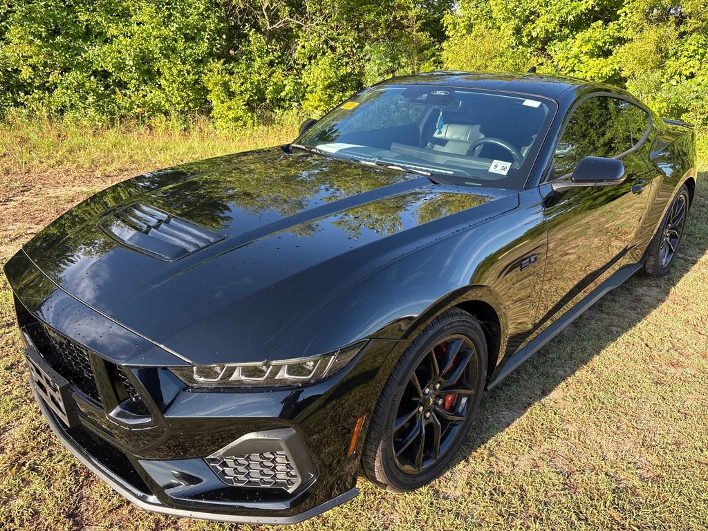 Used 2025 Ford Mustang GT Premium RWD image 13
