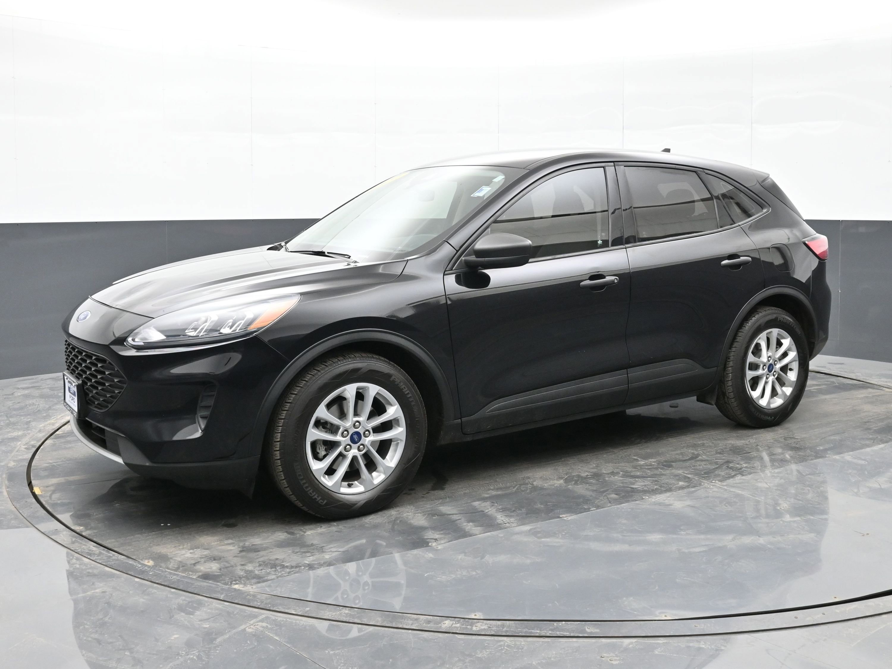 Used 2022 Ford Escape S image 4